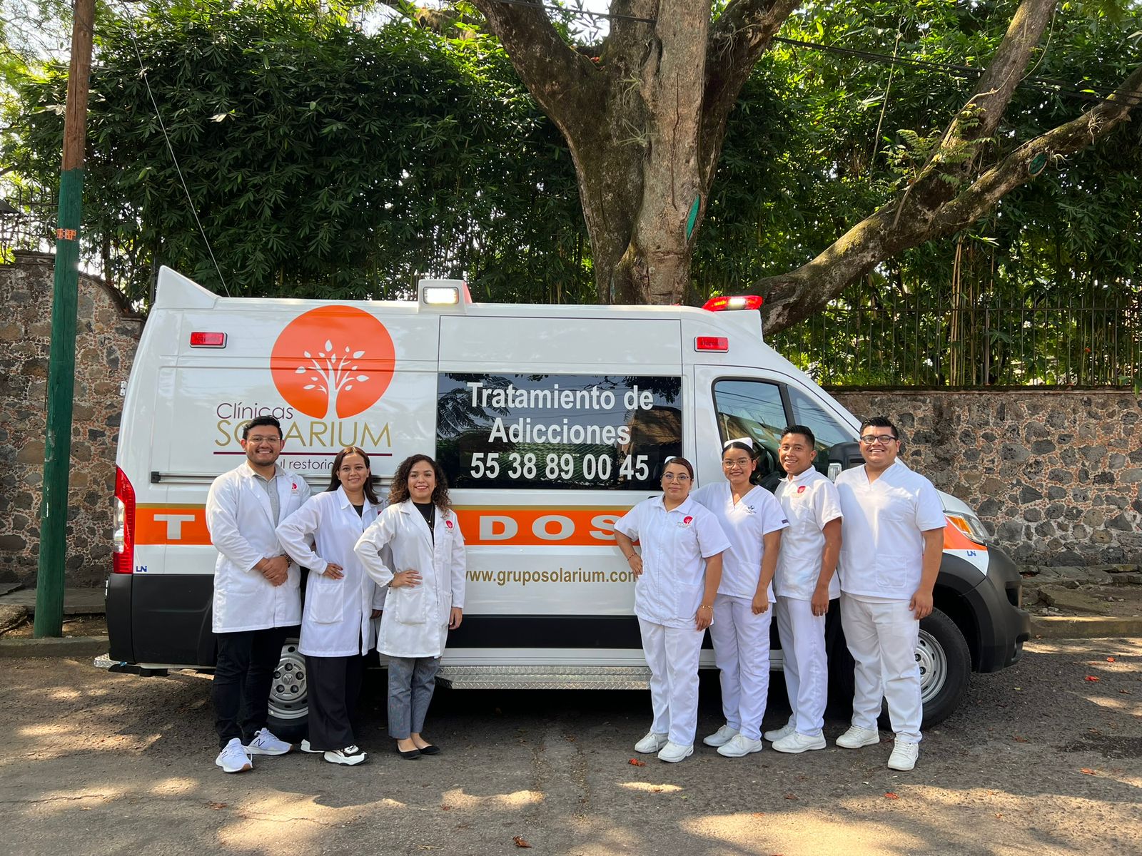 Servicio de transporte en ambulancia con supervisión médica